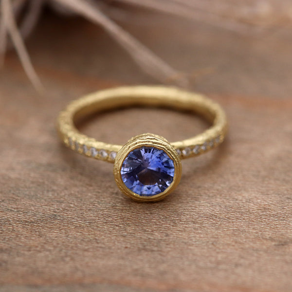 Cornflower Blue Sapphire And Diamond Etched Ring