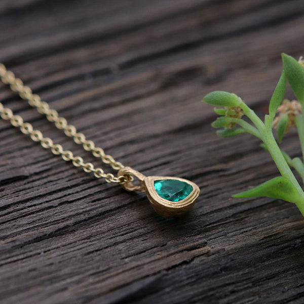 Etched Gold Emerald Pendant