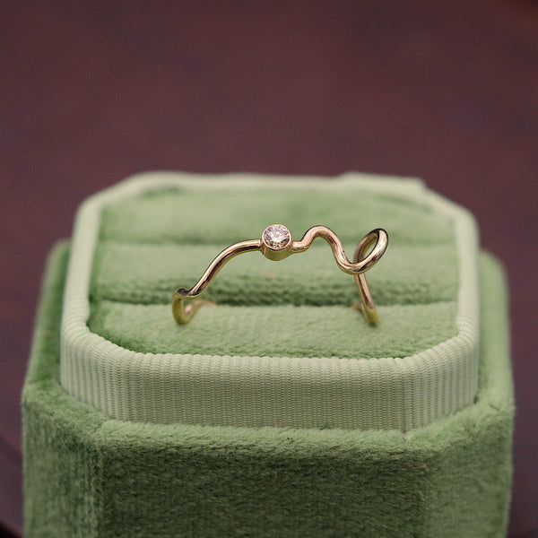 Golden Tendril Diamond Ring