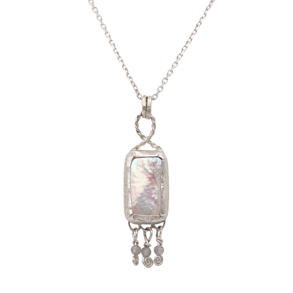 Mermaid's Purse Pearl Pendant With Labradorite