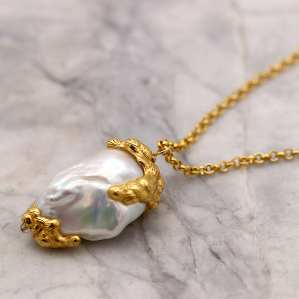 Large Dripping Golden Pearl Necklace