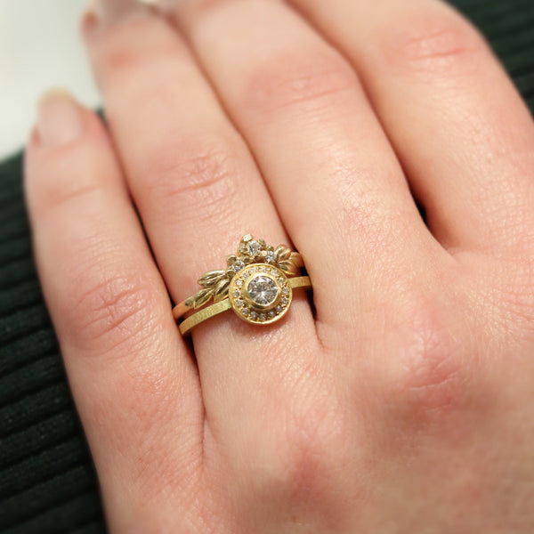 Round Diamond Halo Ring
