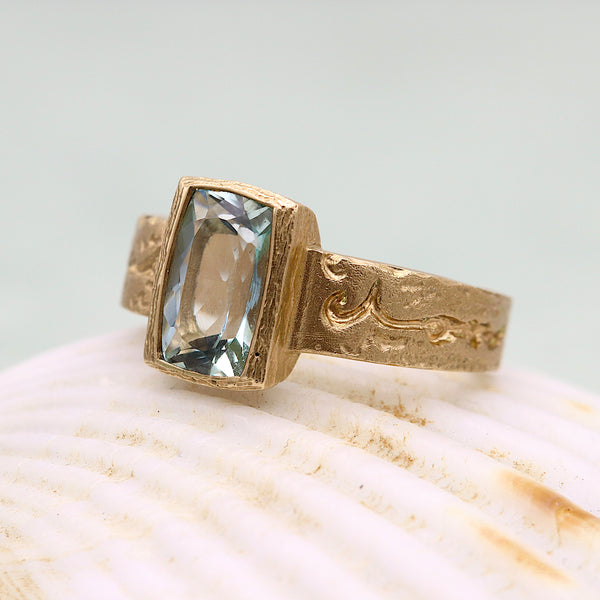 Etched 9ct Gold Aquamarine Ring