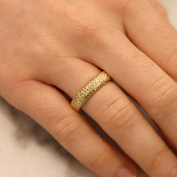 5mm Oval Stamped Gold Ring