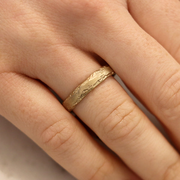 4mm Etched Yellow Gold Band