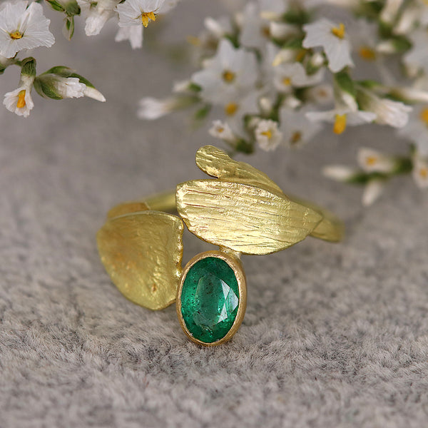 Jewel Nouveau Oval Emerald Petal Ring