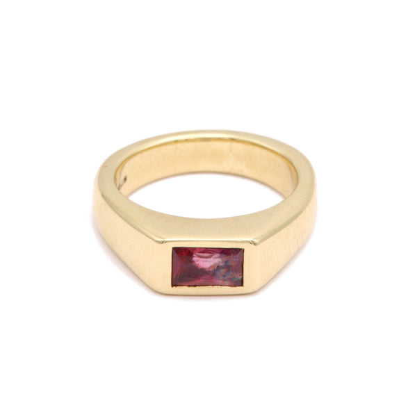 Pink Sapphire Gold Signet Ring