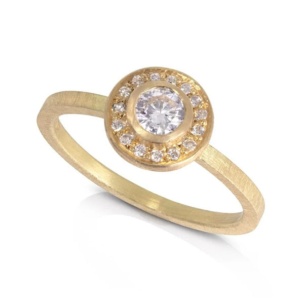 Round Diamond Halo Ring
