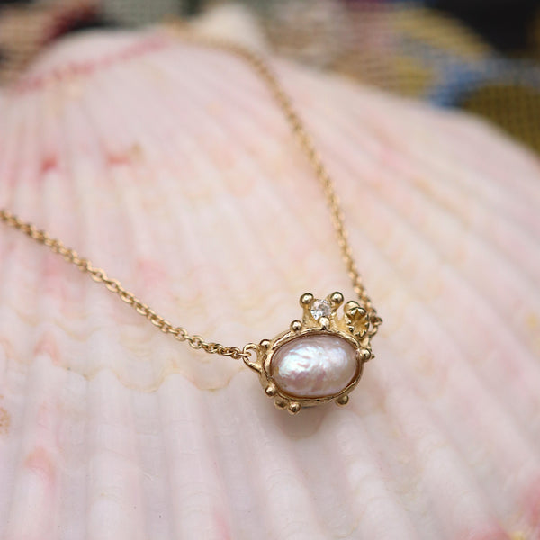 Pearl Pendant With Diamond And Barnacles